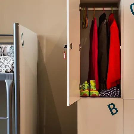 Born (adults Only) Hostel