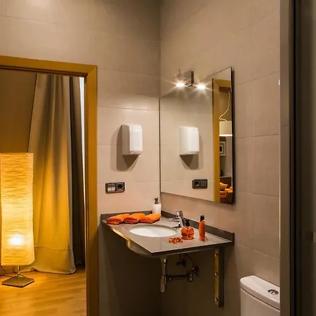 Hostel Born (adults Only) *